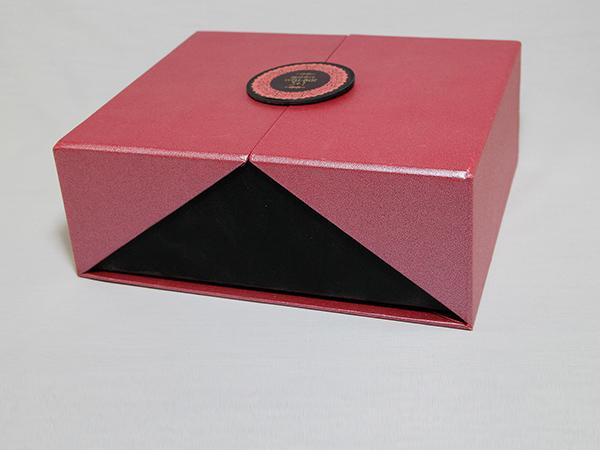 特殊造型、五金件精裝盒